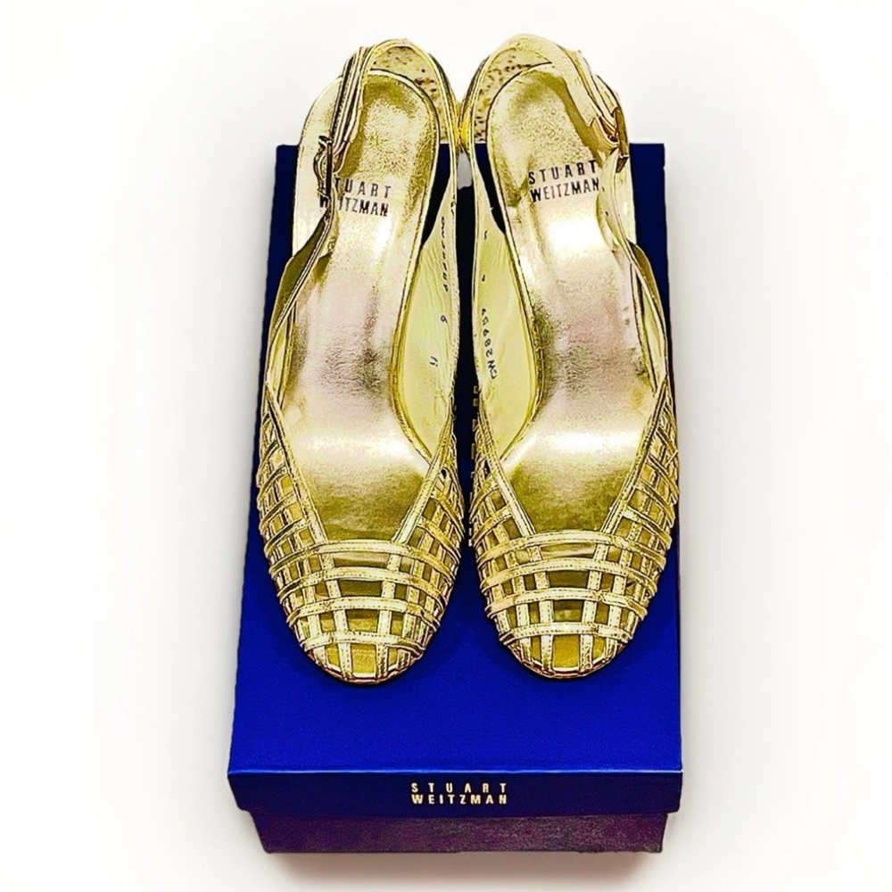 Sold Stuart Weitzman Gold Slingback Peep Toe Heels Size 6 - Picture 4 of 11